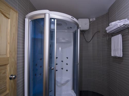Central Boutique Inn Мале Экстерьер фото