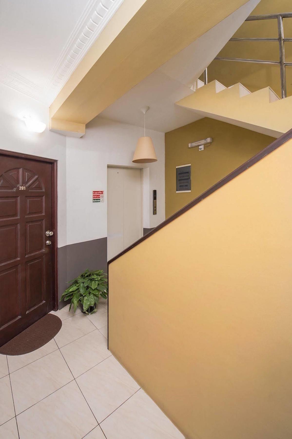 Central Boutique Inn Мале Экстерьер фото